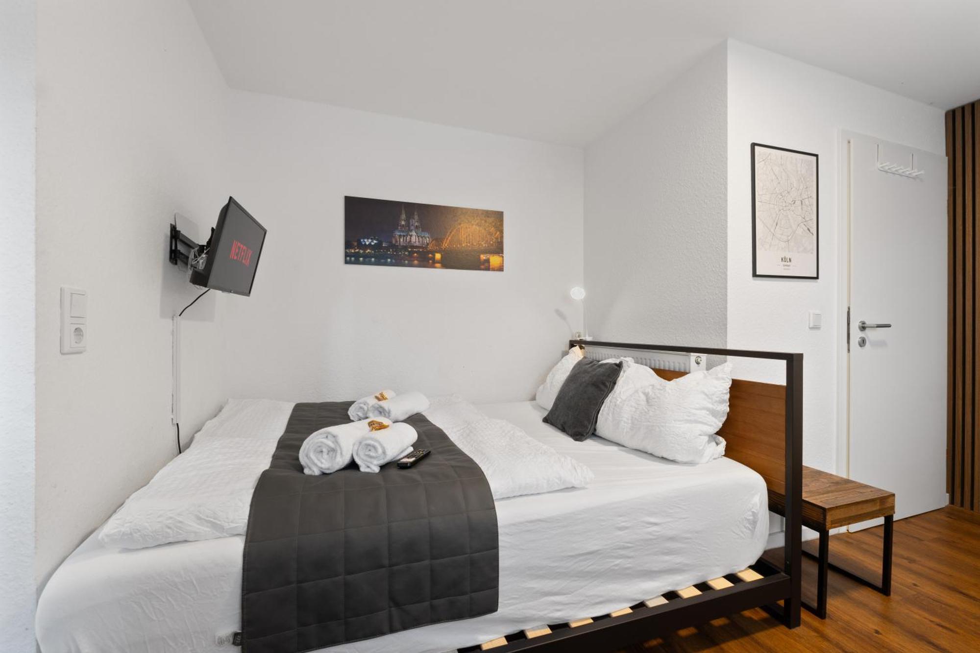 Modernes Apartement Am Rhein In Ruhiger Lage Кельн Екстер'єр фото