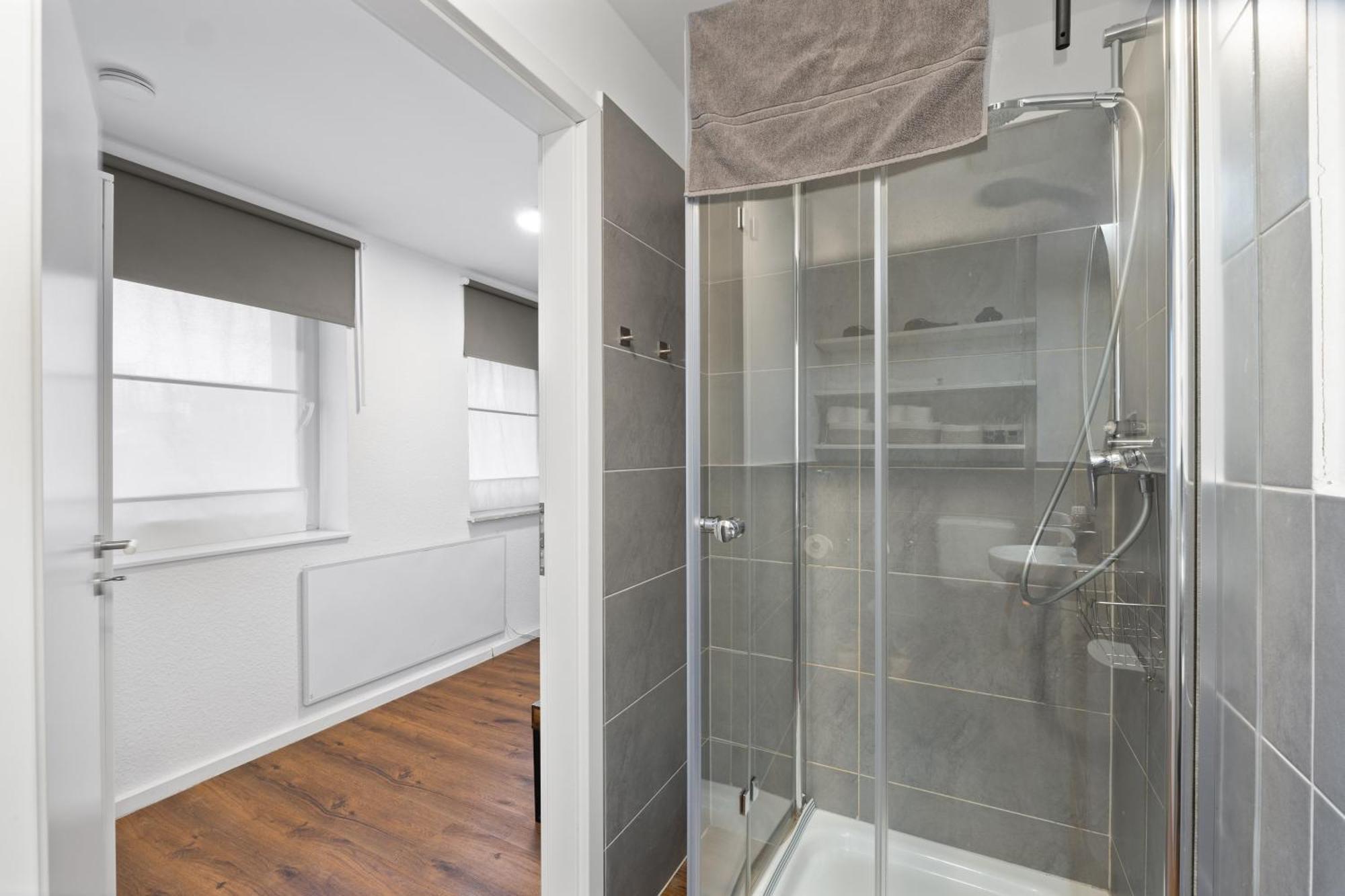 Modernes Apartement Am Rhein In Ruhiger Lage Кельн Екстер'єр фото